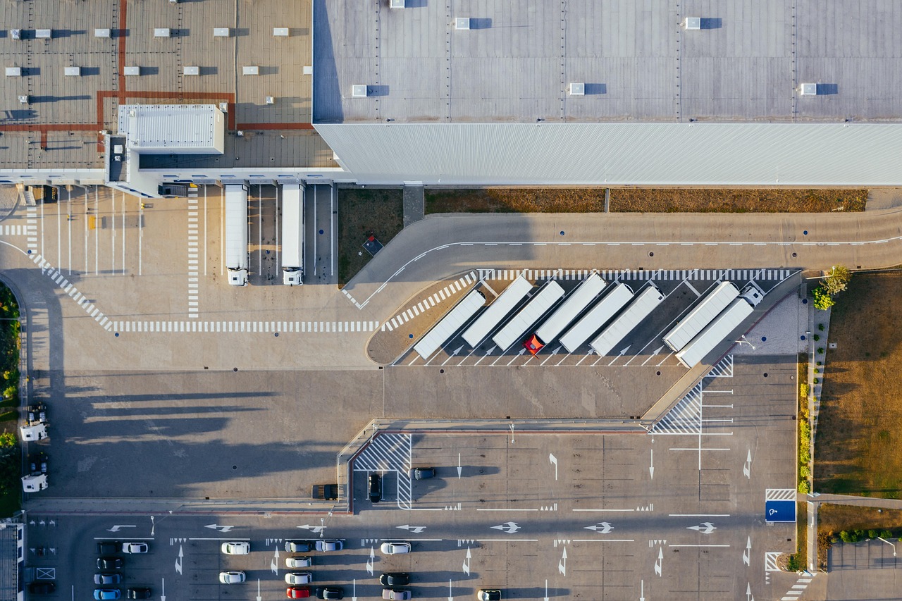 Warehouse forklifts and scanners using private 5G connectivity